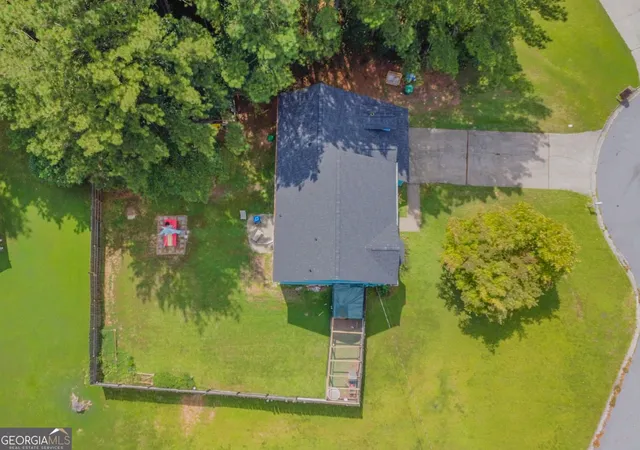 Photo 3 of Single family home for sale at 3525 S Portsmouth Cir, Lithonia, GA 30038 | MLS# 10844956 | Listing updated on 2026-09-25