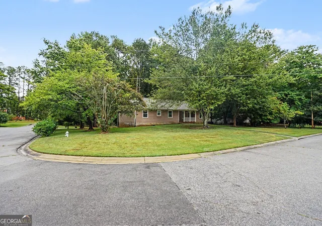 Photo 2 of Single family home for sale at 2726 Raven Wood Dr, Snellville, GA 30078 | MLS# 10814331 | Listing updated on 2026-10-06