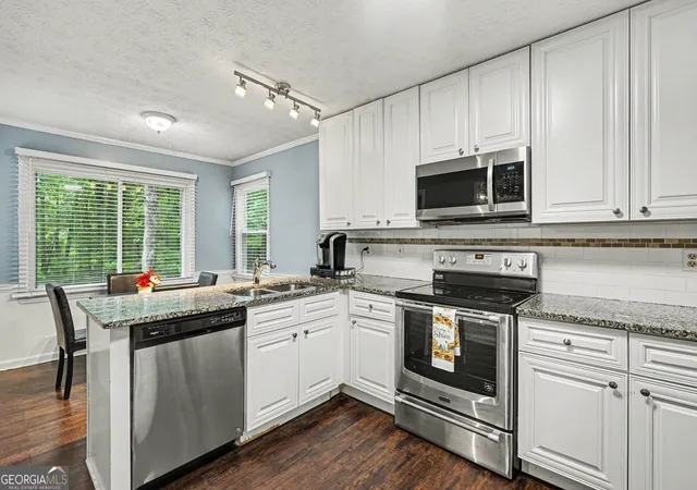 Photo 3 of Single family home for sale at 2726 Raven Wood Dr, Snellville, GA 30078 | MLS# 10814331 | Listing updated on 2026-10-06