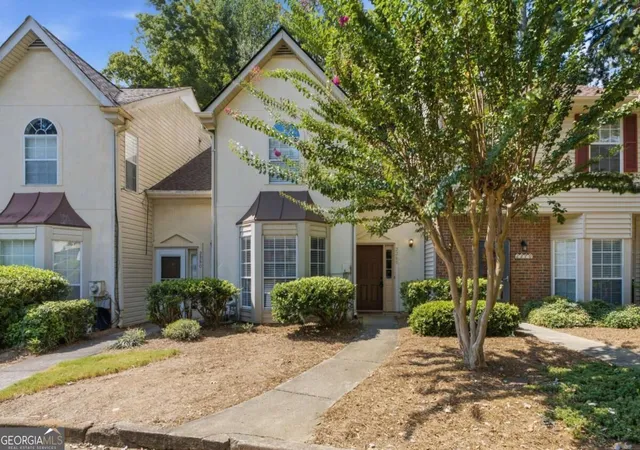 Photo 2 of Sale Pending at 2260 Fairways Ct Nw, Kennesaw, GA 30144 | MLS# 10842868 | Listing updated on 2026-09-24