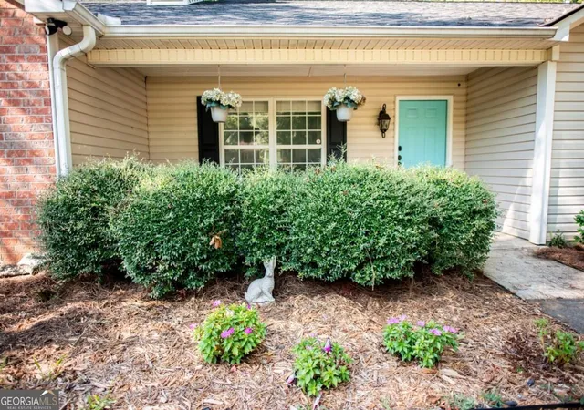 Photo 2 of Single family home for sale at 121 Summerplace Dr, Winterville, GA 30683 | MLS# 10837135 | Listing updated on 2026-10-09