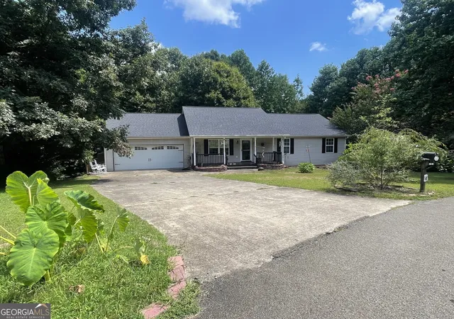 Photo 3 of Single family home for sale at 14 Rayelee Cir, Jasper, GA 30143 | MLS# 10853476 | Listing updated on 2026-10-09