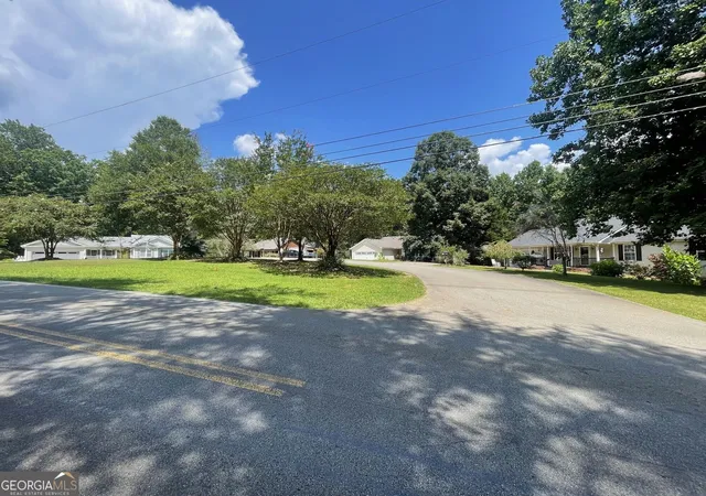 Photo 4 of Single family home for sale at 14 Rayelee Cir, Jasper, GA 30143 | MLS# 10853476 | Listing updated on 2026-10-09