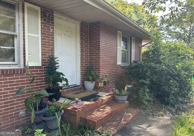 Photo 3 of Single family home for sale at 110 Williams Ter, Warner Robins, GA 31093 | MLS# 10852379 | Listing updated on 2026-09-26