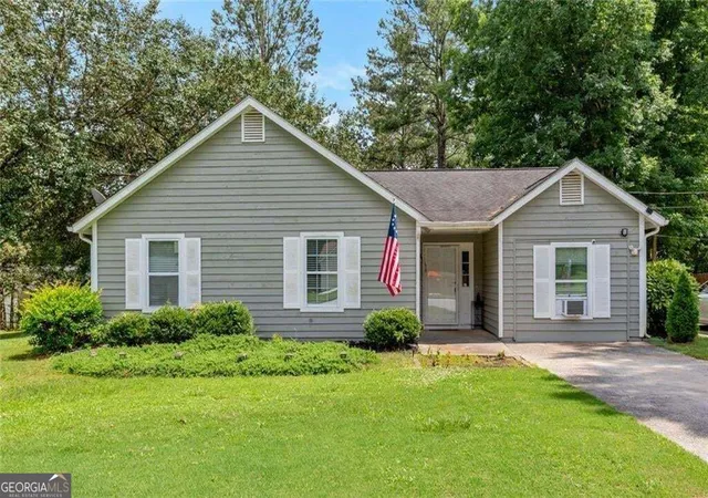 Photo 1 of Single family home for sale at 2000 Wendover Dr, Snellville, GA 30078 | MLS# 10850212 | Listing updated on 2026-10-05