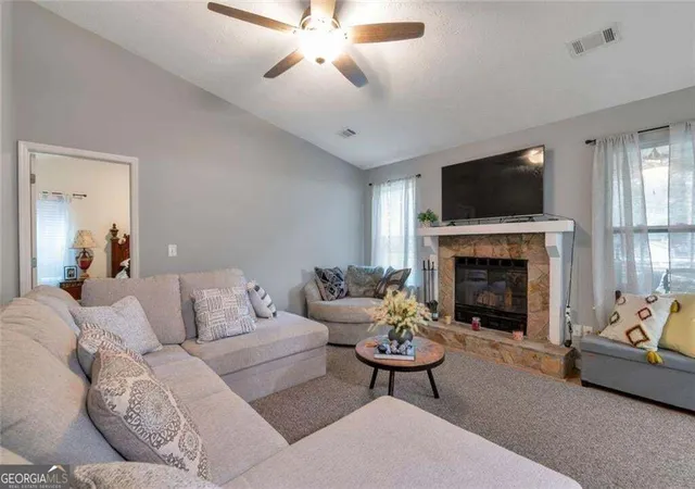 Photo 3 of Single family home for sale at 2000 Wendover Dr, Snellville, GA 30078 | MLS# 10850212 | Listing updated on 2026-10-05