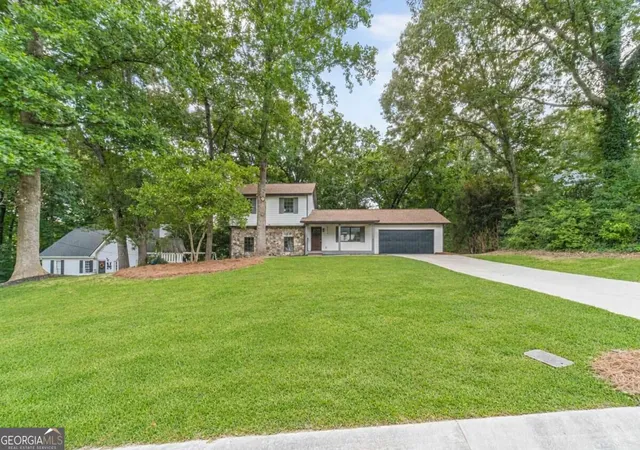 Photo 3 of Single family home for sale at 2273 Ivy Crst Dr, Buford, GA 30519 | MLS# 10840672 | Listing updated on 2026-09-18