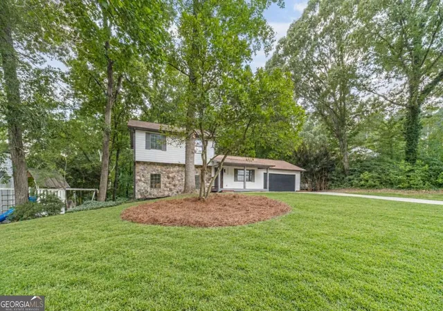 Photo 3 of Single family home for sale at 2273 Ivy Crst Dr, Buford, GA 30519 | MLS# 10840672 | Listing updated on 2026-09-18