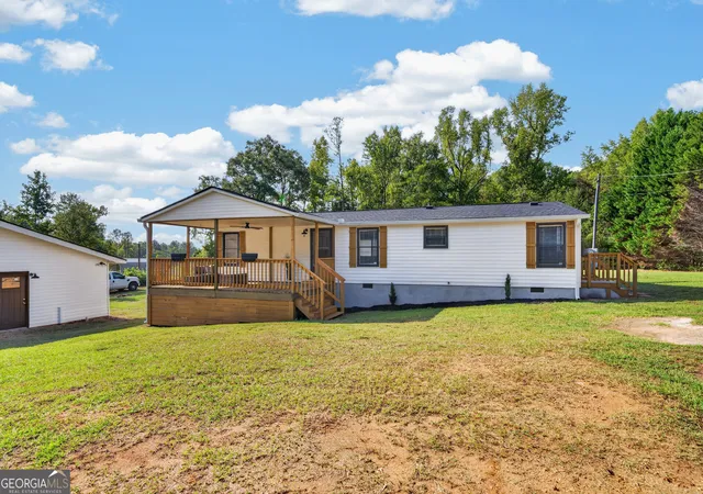 Photo 3 of Manufactured home for sale at 245 Minor Rd NE, Milledgeville, GA 31061 | MLS# 10852850 | Listing updated on 2026-10-08