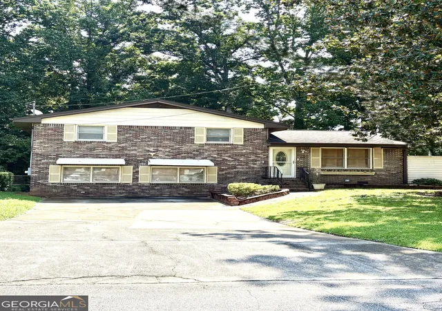 Photo 2 of Single family home for sale at 2480 Burton Cir, Morrow, GA 30260 | MLS# 10844928 | Listing updated on 2026-09-12