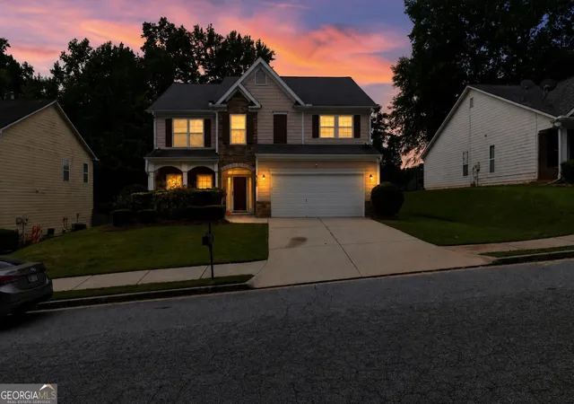 Photo 2 of Sale Pending at 6380 Stonelake Dr, Atlanta, GA 30331 | MLS# 10842179 | Listing updated on 2026-09-14