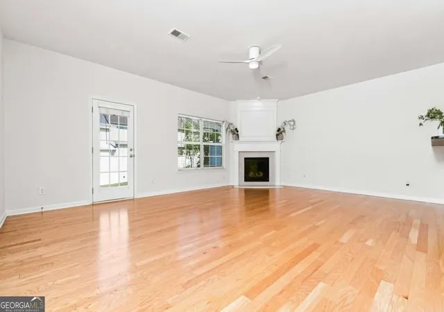 Photo 3 of Townhouse for sale at 9820 Alger Tr, Johns Creek, GA 30022 | MLS# 10840038 | Listing updated on 2026-09-17