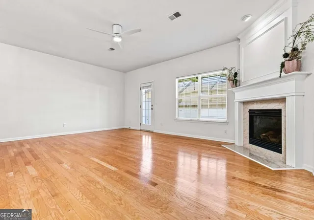 Photo 4 of Townhouse for sale at 9820 Alger Tr, Johns Creek, GA 30022 | MLS# 10840038 | Listing updated on 2026-09-17