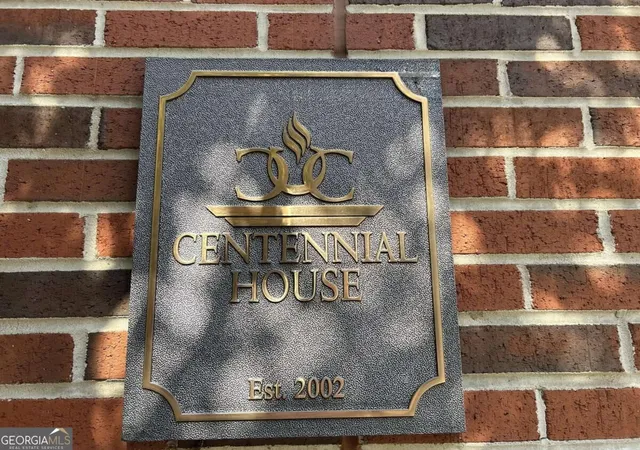 Listing Photo 1 - Condo for sale in building located at 115 W Peachtree Pl Nw, Atlanta, GA 30313 - Unit #702