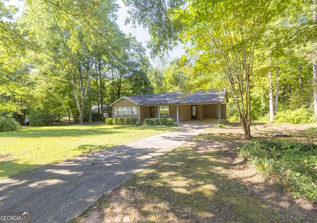 Photo 2 of Single family home for sale at 880 Smithonia Rd, Winterville, GA 30683 | MLS# 10845142 | Listing updated on 2026-09-29
