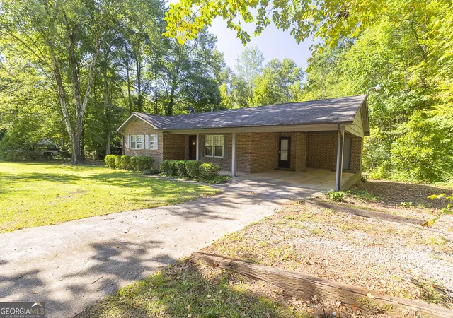 Photo 3 of Single family home for sale at 880 Smithonia Rd, Winterville, GA 30683 | MLS# 10845142 | Listing updated on 2026-09-29