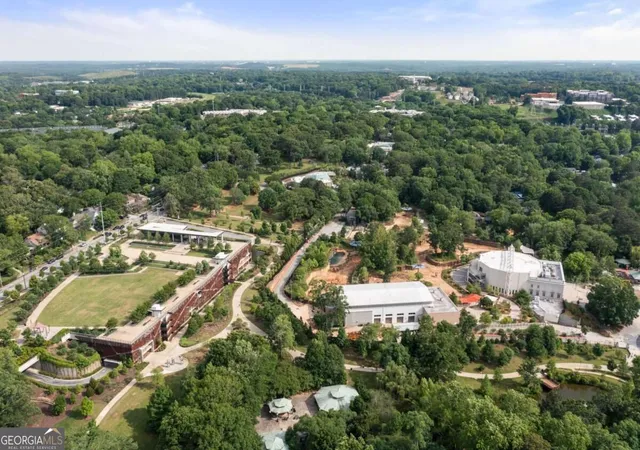 Listing Photo 2 - Condo for sale in building located at 1195 Milton Ter Se, Atlanta, GA 30315 - Unit #1106
