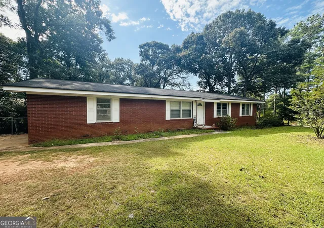 Photo 1 of Single family home for sale at 105 Hemlock St, Warner Robins, GA 31093 | MLS# 10849172 | Listing updated on 2026-09-21