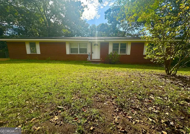 Photo 2 of Single family home for sale at 105 Hemlock St, Warner Robins, GA 31093 | MLS# 10849172 | Listing updated on 2026-09-21
