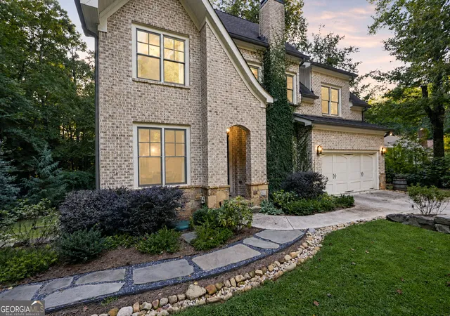 Photo 4 of Single family home for sale at 1026 Mcconnell Dr, Decatur, GA 30033 | MLS# 10838862 | Listing updated on 2026-09-17