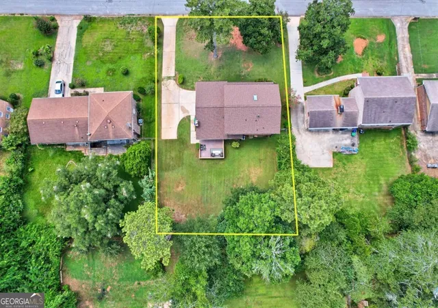 Photo 3 of Single family home for sale at 3652 Greentree Farms Dr, Decatur, GA 30034 | MLS# 10838193 | Listing updated on 2026-09-16