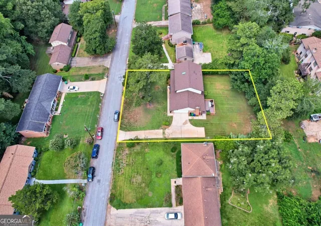 Photo 3 of Single family home for sale at 3652 Greentree Farms Dr, Decatur, GA 30034 | MLS# 10838193 | Listing updated on 2026-09-16