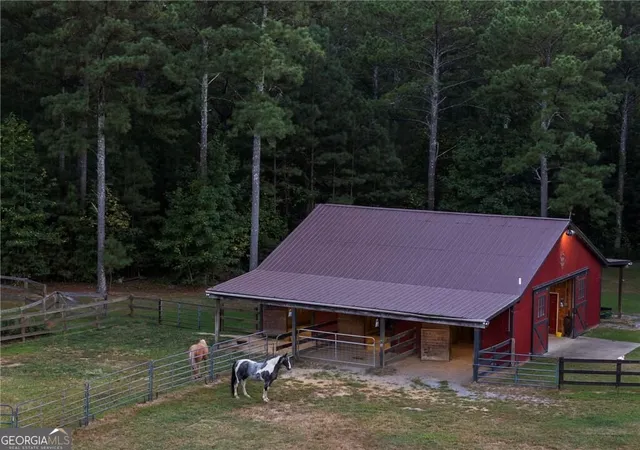 Photo 3 of Mansion for sale at 456 E Valley Rd Ne, Rydal, GA 30171 | MLS# 10840527 | Listing updated on 2026-09-26