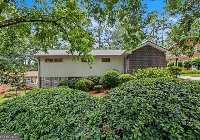 Photo 3 of Single family home for sale at 2213 Doris Dr, Decatur, GA 30034 | MLS# 10843137 | Listing updated on 2026-09-15