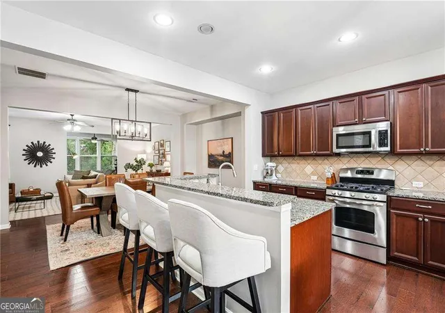 Photo 3 of Townhouse for sale at 4204 Laurel Crk Ct Se #6, Smyrna, GA 30080 | MLS# 10843402 | Listing updated on 2026-09-10