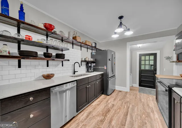 Photo 3 of Single family home for sale at 1472 Hollywood Hwy, Clarkesville, GA 30523 | MLS# 10839926 | Listing updated on 2026-09-22