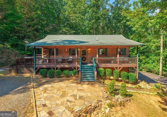 Photo 2 of Single family home for sale at 320 Mossy Crk Trl, Murphy, NC 28906 | MLS# 10848698 | Listing updated on 2026-10-02