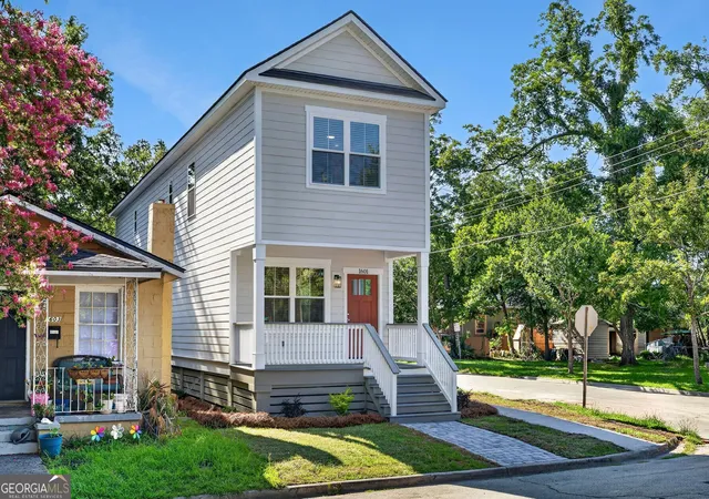 Photo 2 of Single family home for sale at 1601 Grove St, Savannah, GA 31401 | MLS# 10843167 | Listing updated on 2026-09-24