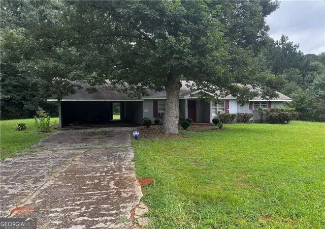 Single family home for sale at 924 Garner Rd SW, Lilburn, GA 30047 | MLS# 10853204