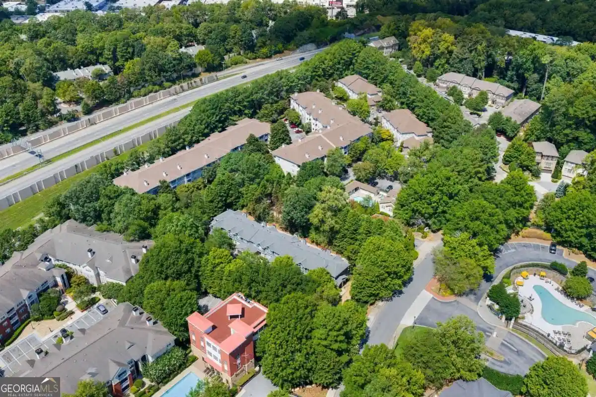 Listing Photo 39 - Condo for sale in 2700 Pine Tree Rd Ne located at 2700 Pine Tree Rd Ne, Atlanta, GA 30324 - Unit #2104