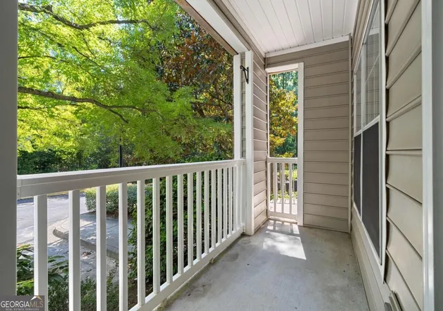 Photo 3 of Condo for sale at 2700 Pine Tree Rd Ne #2104, Atlanta, GA 30324 | MLS# 10843171 | Listing updated on 2026-09-24