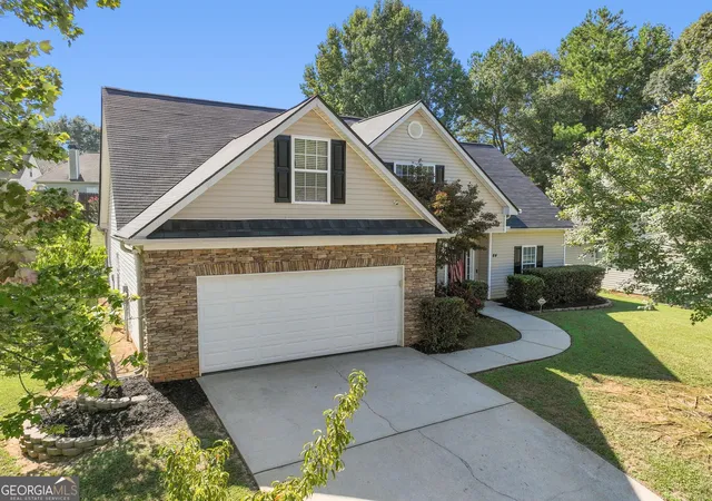 Photo 1 of Sale Pending at 84 Bedford Park Dr, Newnan, GA 30263 | MLS# 10839514 | Listing updated on 2026-09-07