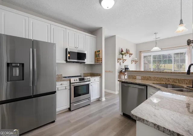Photo 4 of Sale Pending at 84 Bedford Park Dr, Newnan, GA 30263 | MLS# 10839514 | Listing updated on 2026-09-07