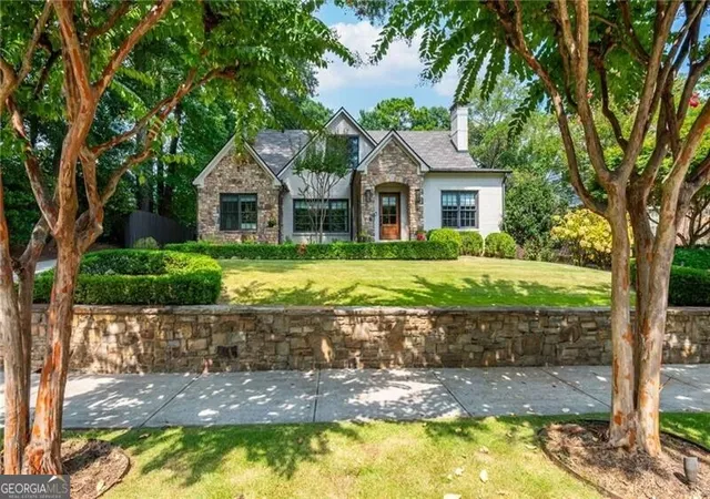 Photo 2 of Single family home for sale at 1156 E Rock Springs Rd Ne, Atlanta, GA 30306 | MLS# 10842841 | Listing updated on 2026-09-09