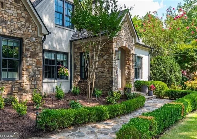 Photo 3 of Single family home for sale at 1156 E Rock Springs Rd NE, Atlanta, GA 30306 | MLS# 10842841 | Listing updated on 2026-09-09