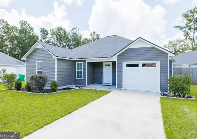 Photo 3 of Sale Pending at 1771 Almond Tree Pl, Valdosta, GA 31602 | MLS# 10839188 | Listing updated on 2026-09-03