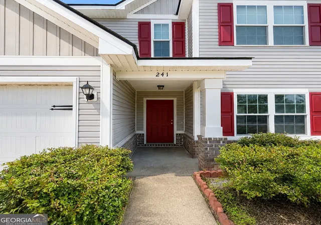 Photo 3 of Single family home for sale at 241 Owens Street Ne, Ludowici, GA 31316 | MLS# 10832475 | Listing updated on 2026-09-14