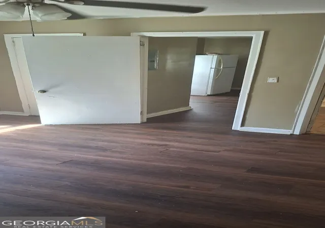 Listing Photo 3 - Condo for sale in building located at 216 Alabama St, Griffin, GA 30223