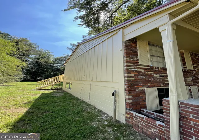 Photo 2 of Single family home for sale at 935 Bimini Ln, Forest Park, GA 30297 | MLS# 10849193 | Listing updated on 2026-10-27