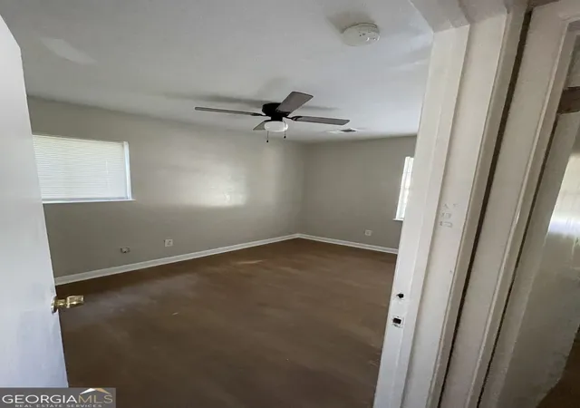 Photo 3 of Single family home for sale at 935 Bimini Ln, Forest Park, GA 30297 | MLS# 10849193 | Listing updated on 2026-10-27