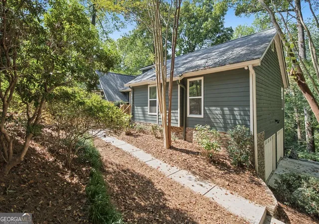 Photo 1 of Single family home for sale at 98 Geraldine Dr SE, Smyrna, GA 30082 | MLS# 10852134 | Listing updated on 2026-10-08