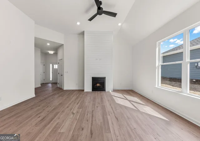 Photo 4 of Single family home for sale at 121 Cottage Grove Cir, Eatonton, GA 31024 | MLS# 10823620 | Listing updated on 2026-09-14