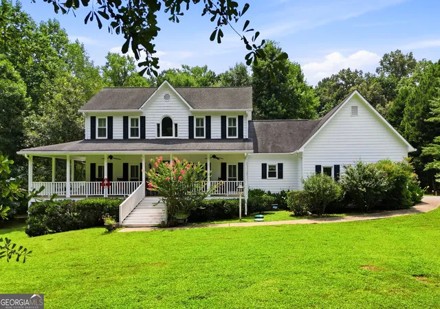 Photo 2 of Single family home for sale at 330 Wagon Trl, Woodstock, GA 30188 | MLS# 10815475 | Listing updated on 2026-09-11