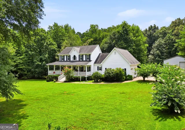 Photo 3 of Single family home for sale at 330 Wagon Trl, Woodstock, GA 30188 | MLS# 10815475 | Listing updated on 2026-09-11
