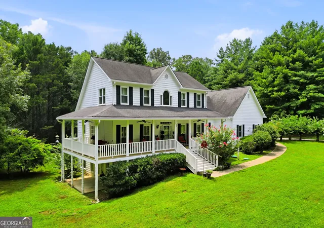 Photo 3 of Single family home for sale at 330 Wagon Trl, Woodstock, GA 30188 | MLS# 10815475 | Listing updated on 2026-09-11