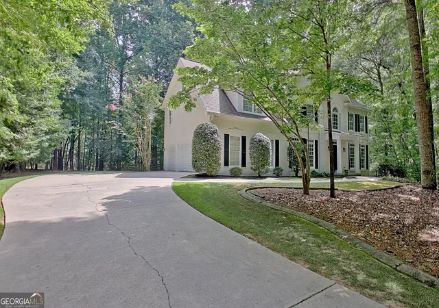 Photo 3 of Single family home for sale at 255 Inverness Shrs Dr, Fayetteville, GA 30215 | MLS# 10845380 | Listing updated on 2026-10-05